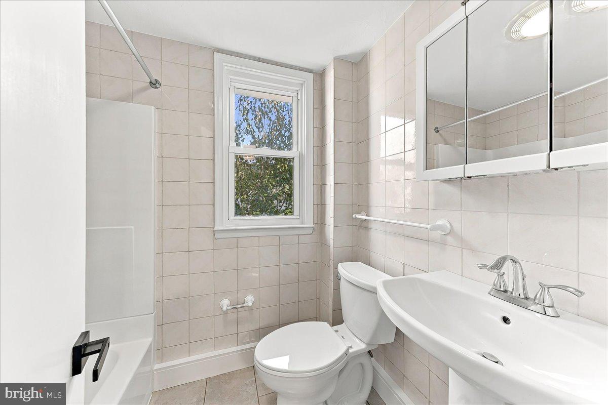 1122 Walnut St Property Photo 17