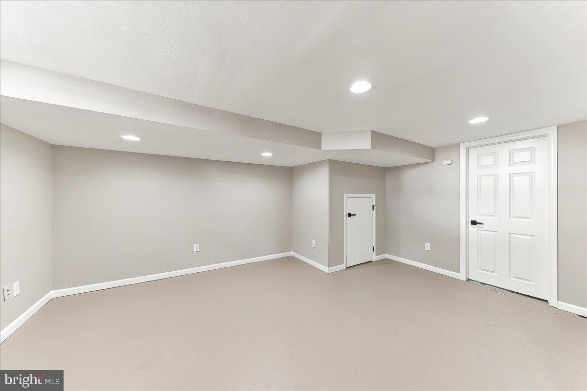 1122 Walnut St Property Photo 22