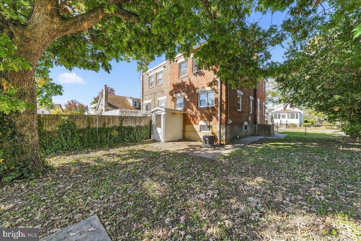 1122 Walnut St Property Photo 27