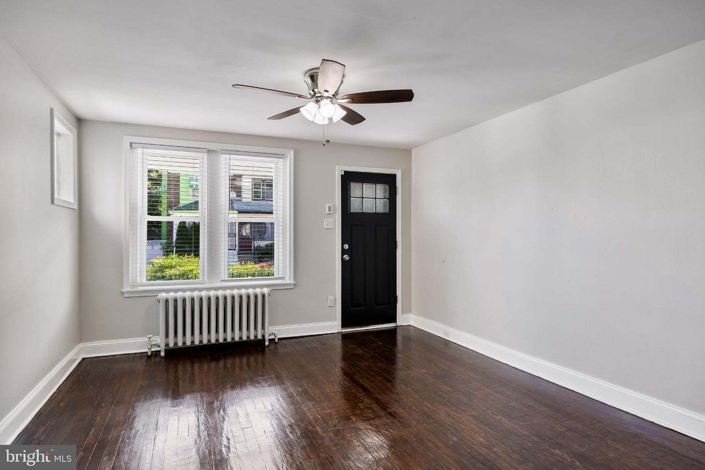 2314 Upland St Property Photo 5