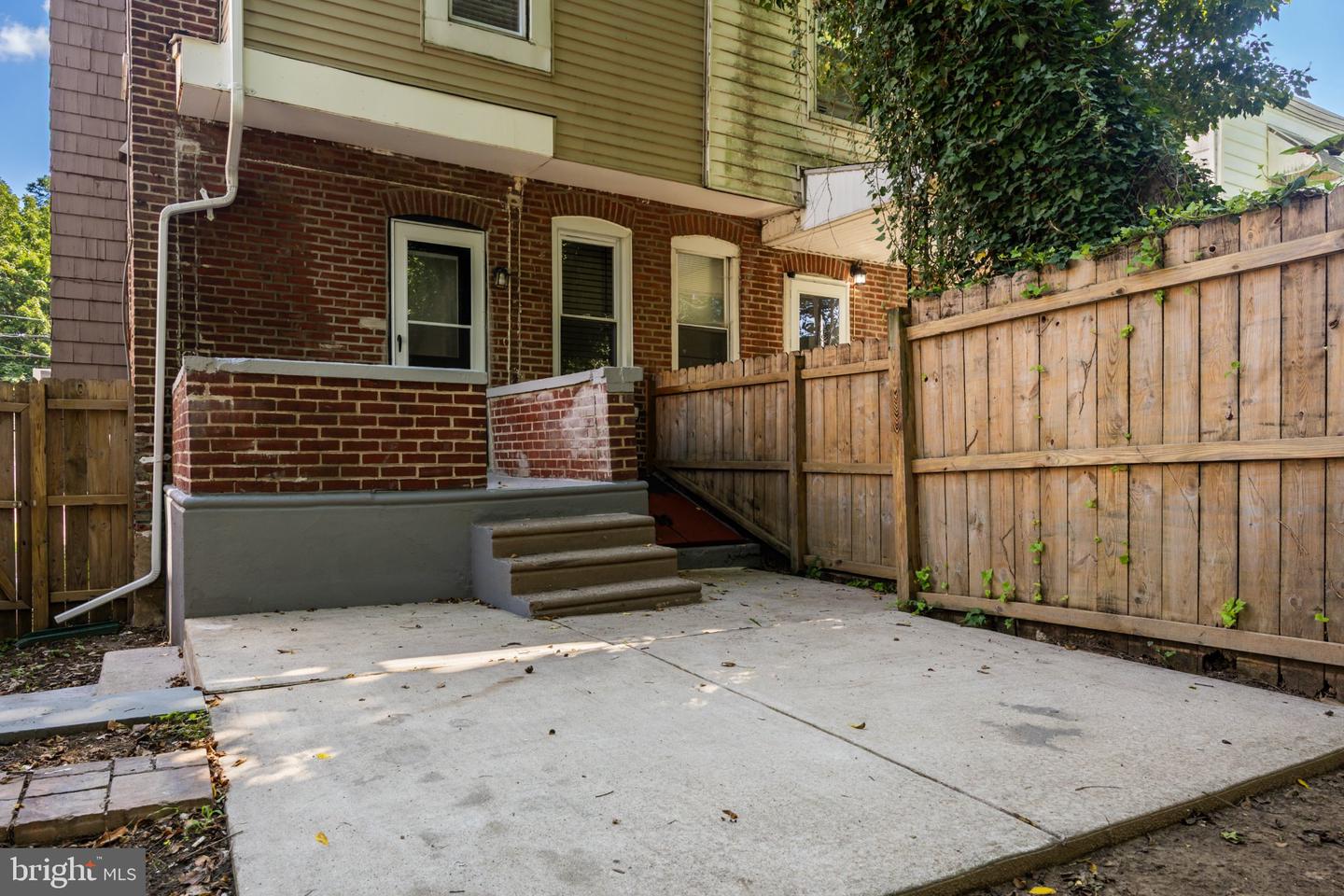 2314 Upland St Property Photo 23