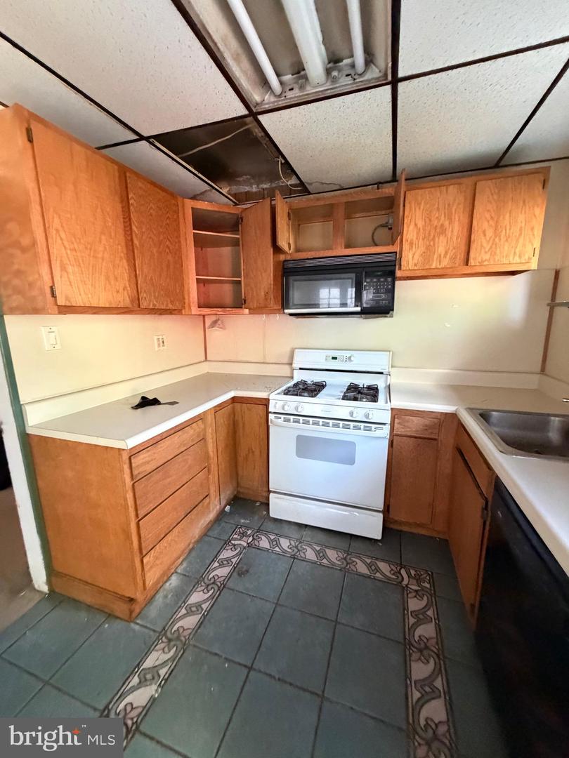 105 S Oak Ave Property Photo 2