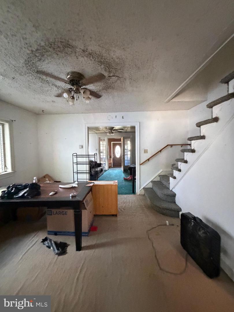 105 S Oak Ave Property Photo 4