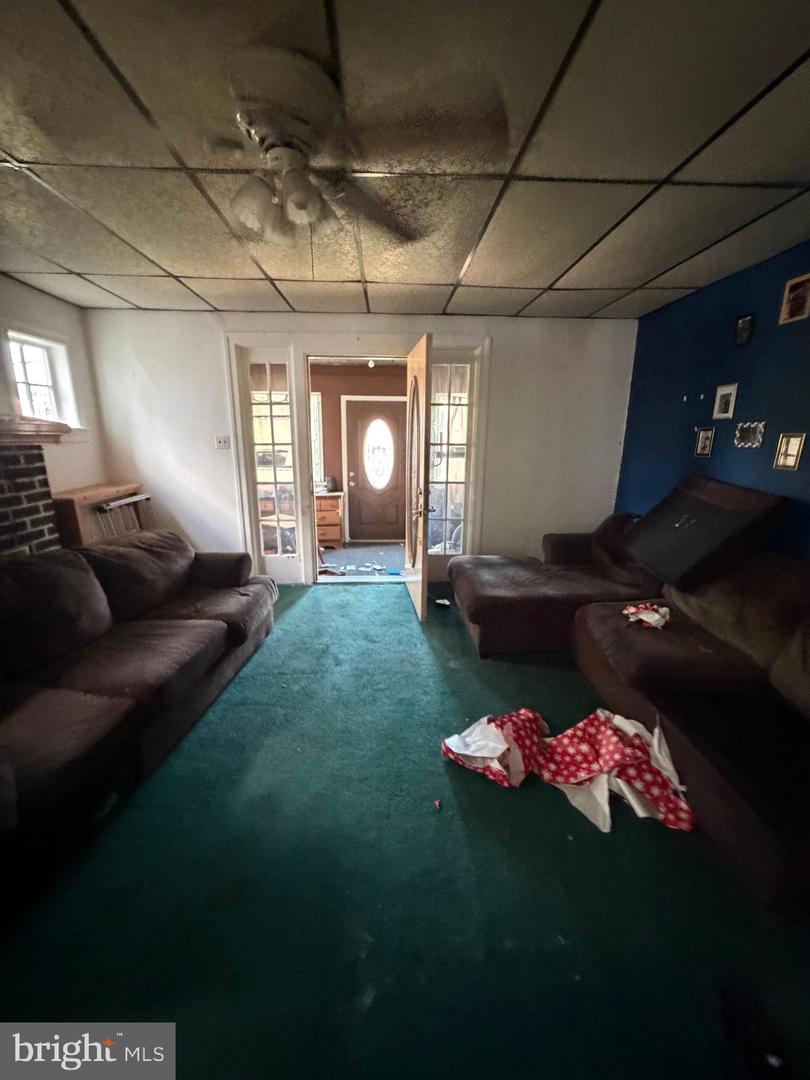 105 S Oak Ave Property Photo 16