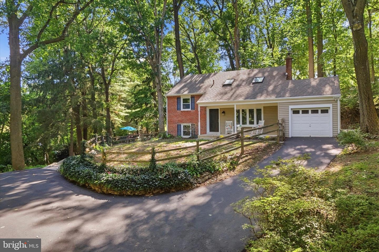 10 Wooded Ln Property Photo 1