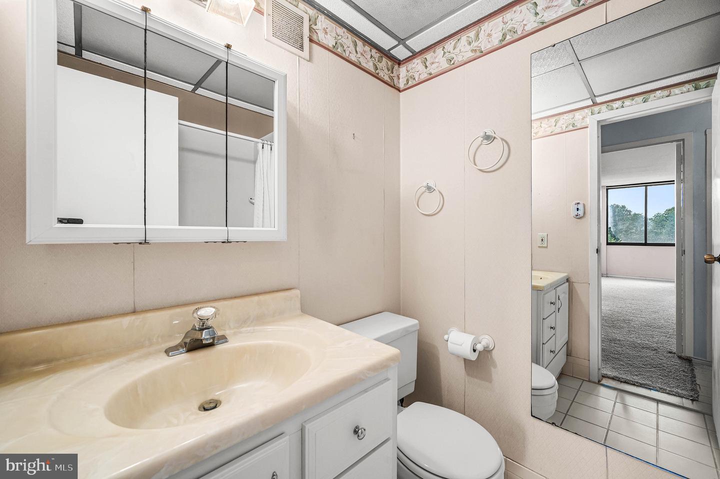 801 Yale Ave #1009 Property Photo 16