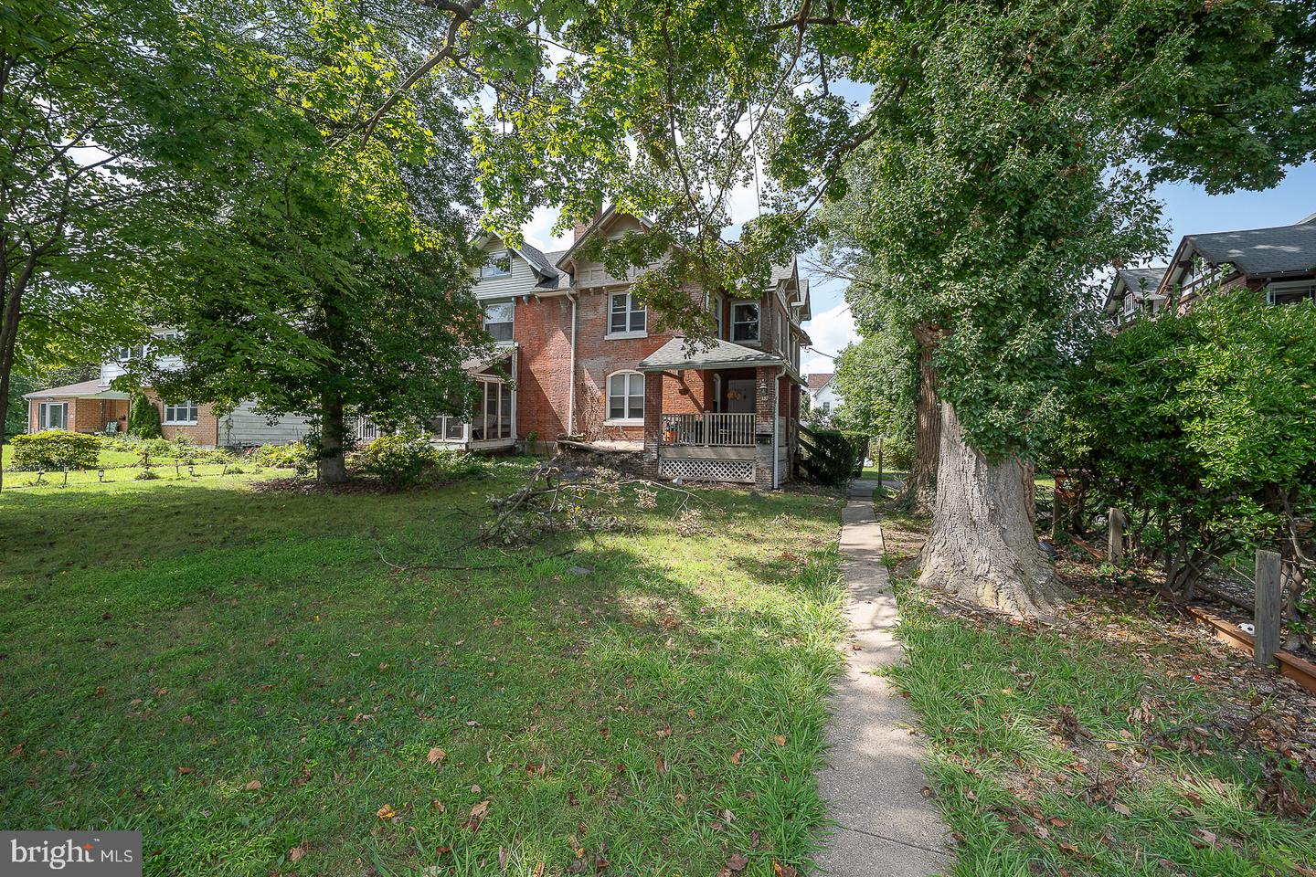 59 Fairview Ave Property Photo 2