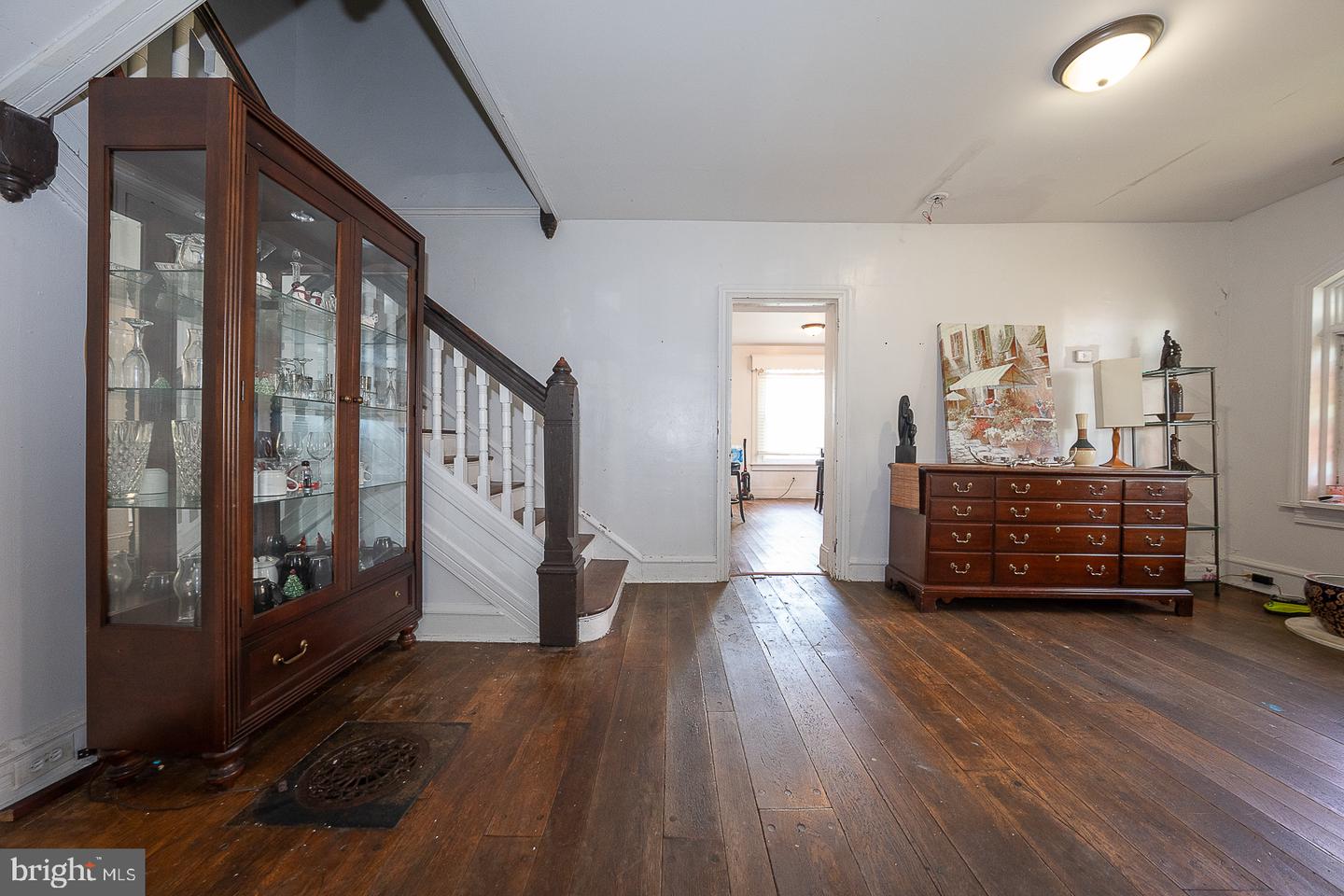 59 Fairview Ave Property Photo 7
