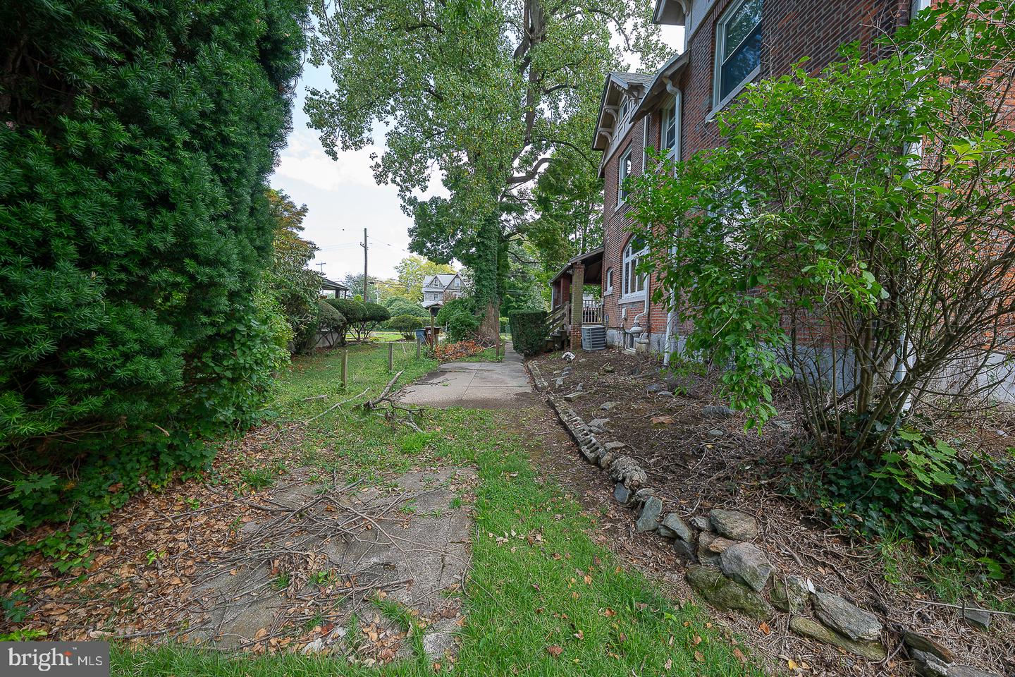 59 Fairview Ave Property Photo 27