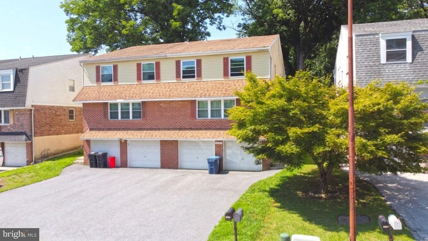 646 Country Ln Property Photo 2
