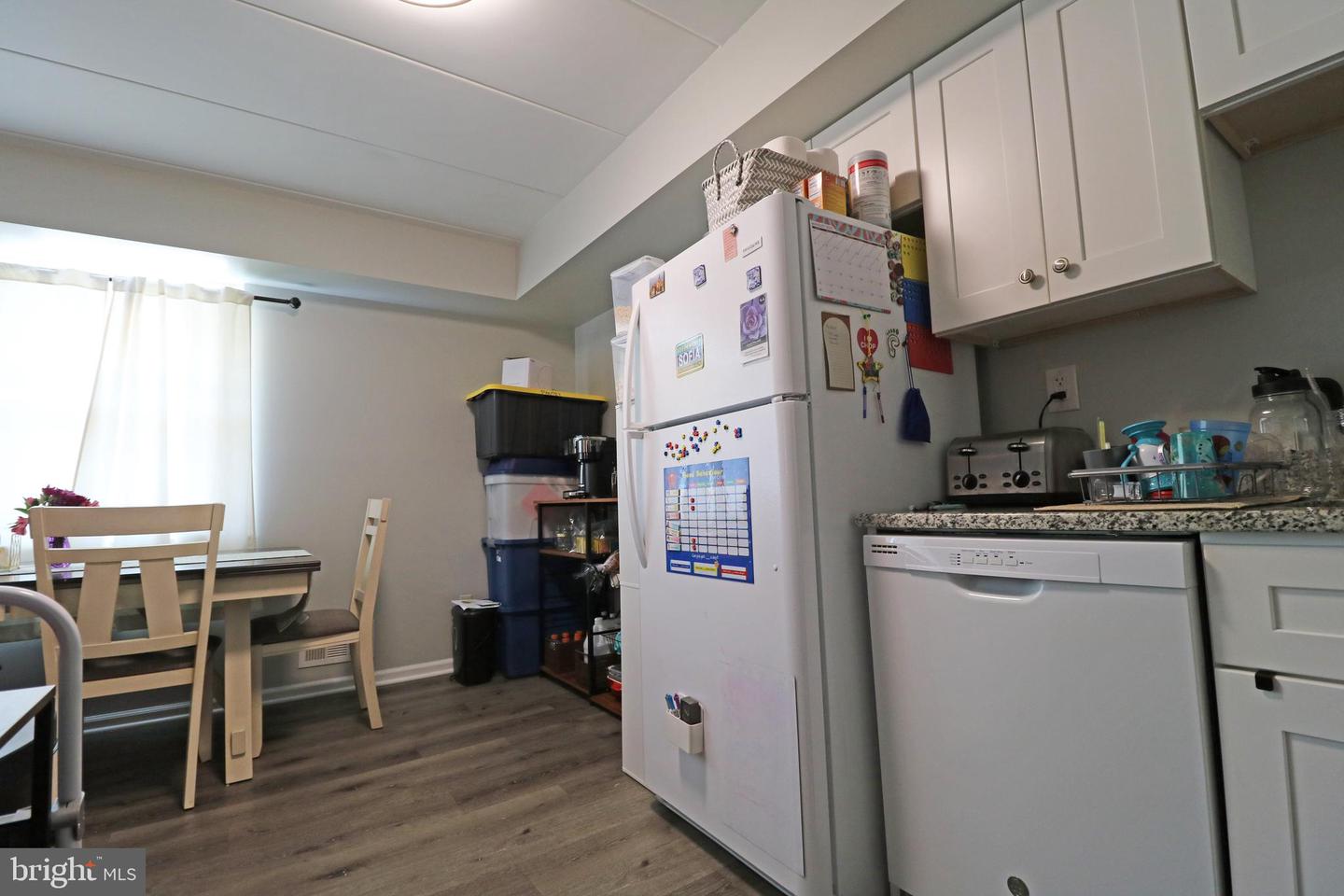 646 Country Ln Property Photo 13