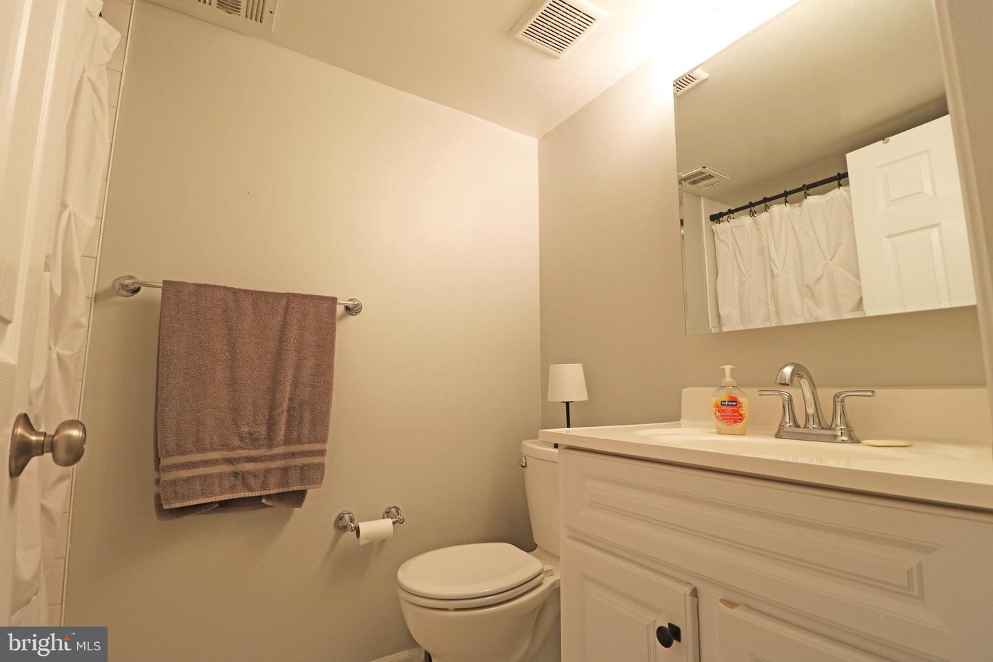 646 Country Ln Property Photo 15
