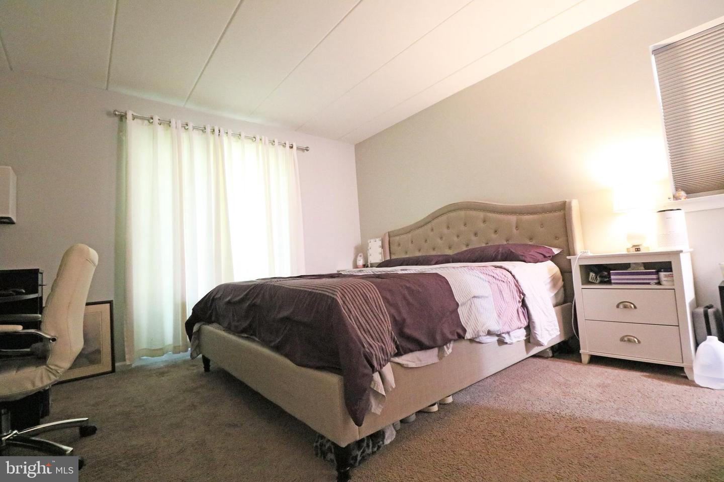 646 Country Ln Property Photo 18