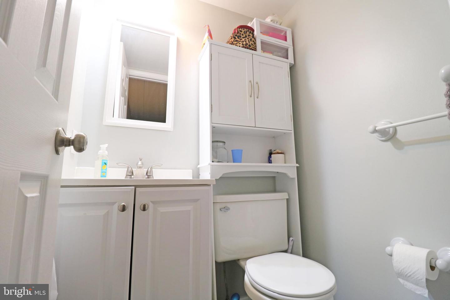 646 Country Ln Property Photo 20