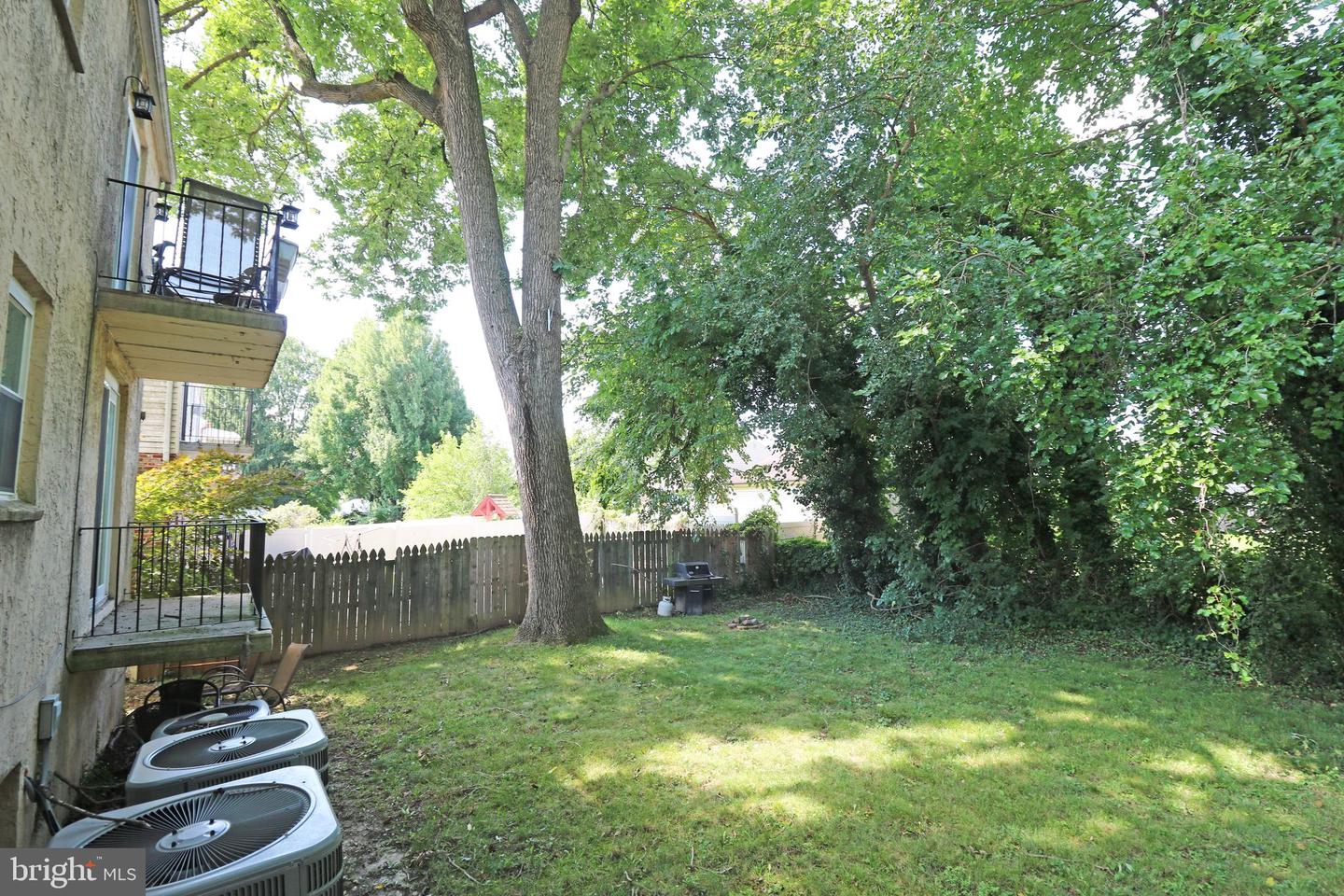 646 Country Ln Property Photo 21