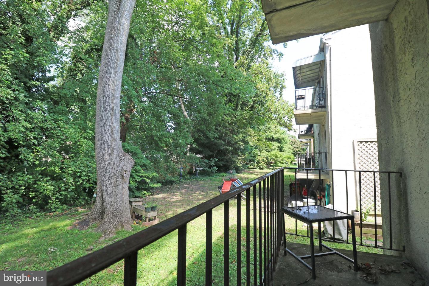 646 Country Ln Property Photo 22