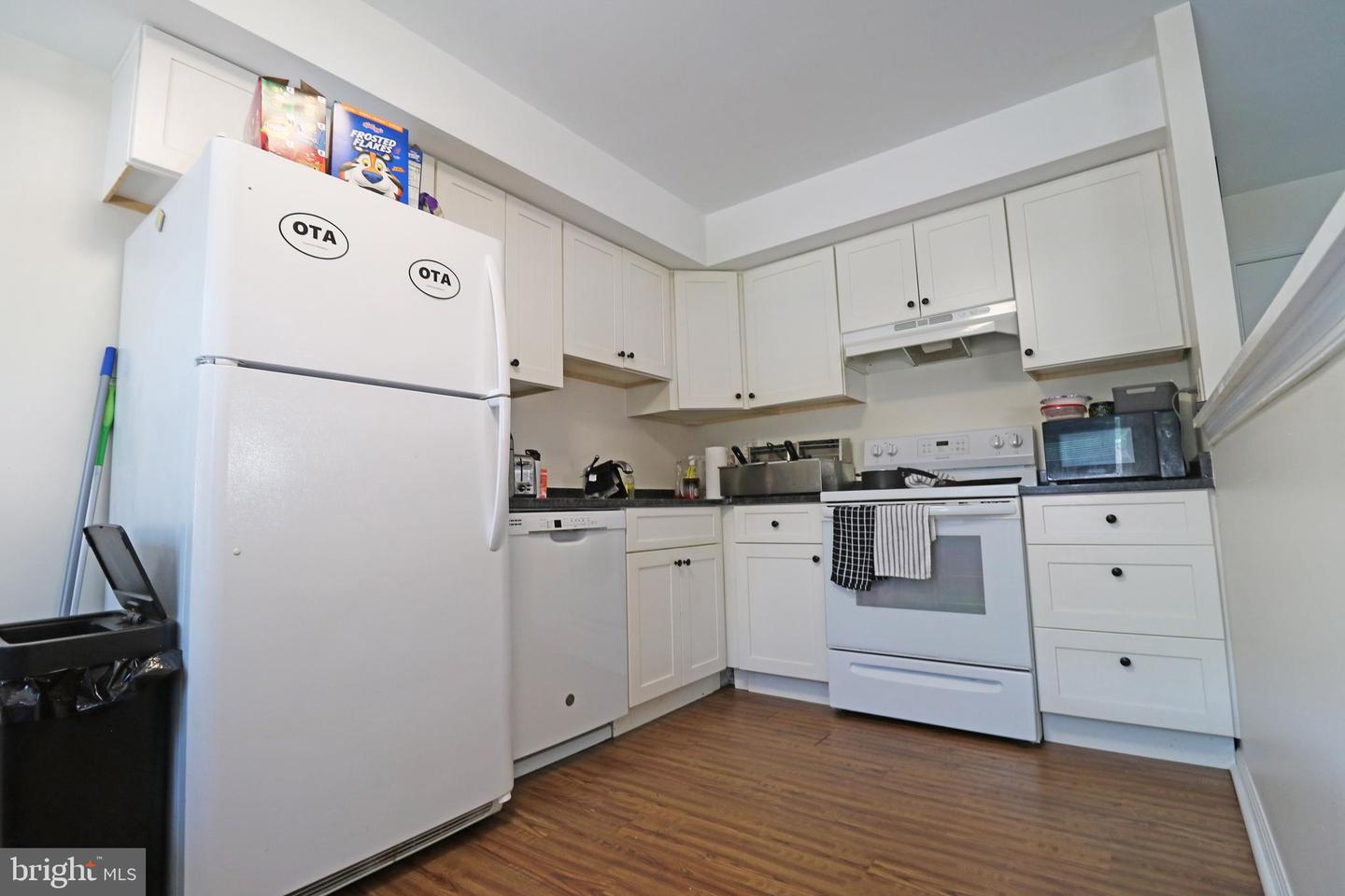 646 Country Ln Property Photo 29