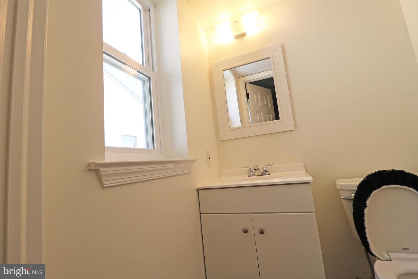 646 Country Ln Property Photo 38