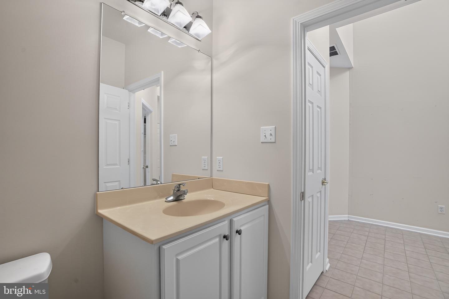 45 Dresner Cir Property Photo 6