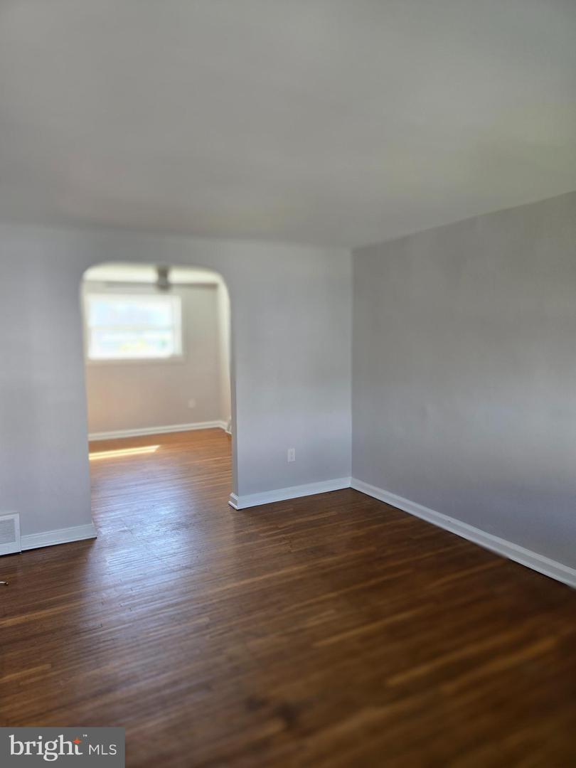 24 Windsor Ln Property Photo 3