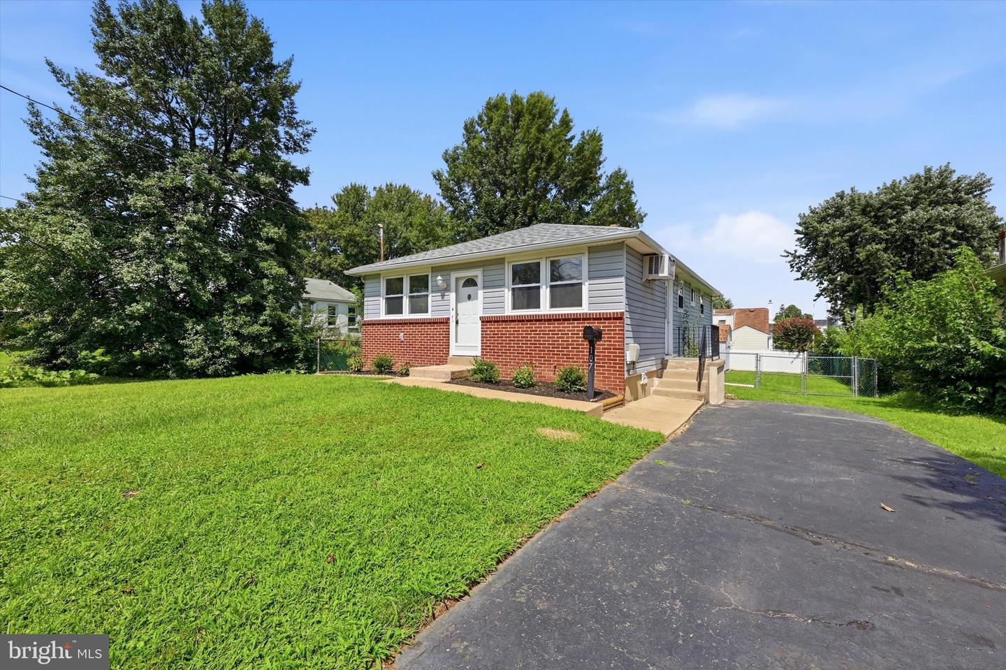 107 Wellington Rd Property Photo 1