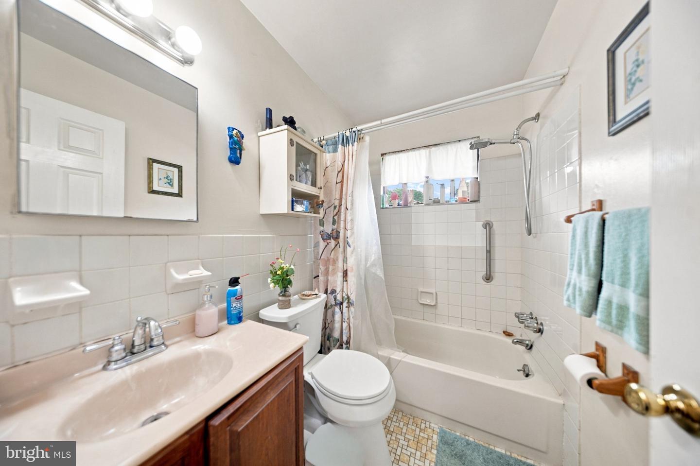 1717 Franklin Ave Property Photo 10