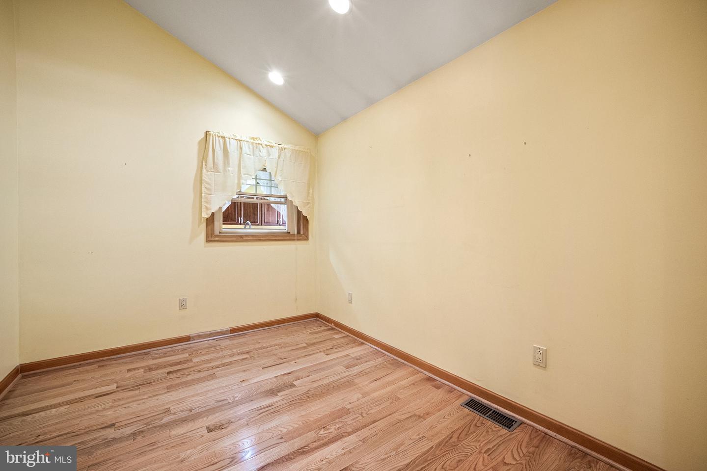 231 Springfield Rd Property Photo 10