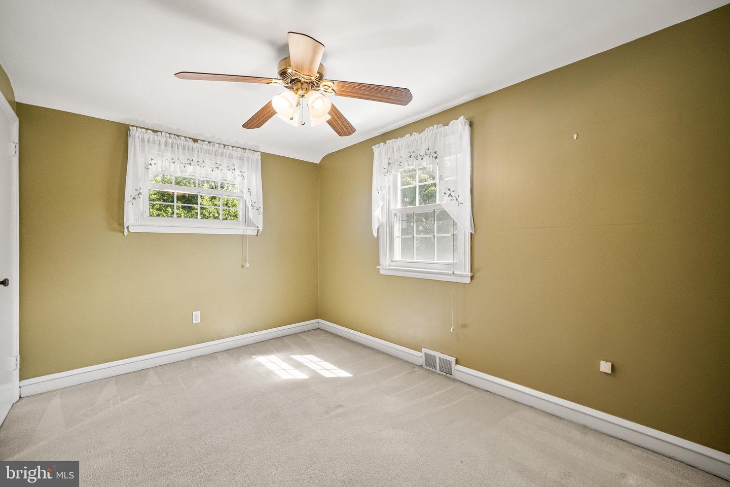 231 Springfield Rd Property Photo 23