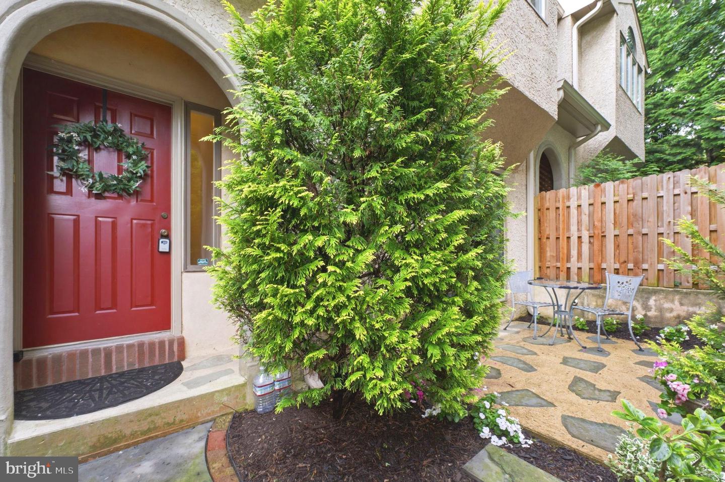 30 Greythorne Woods Cir Property Photo 2