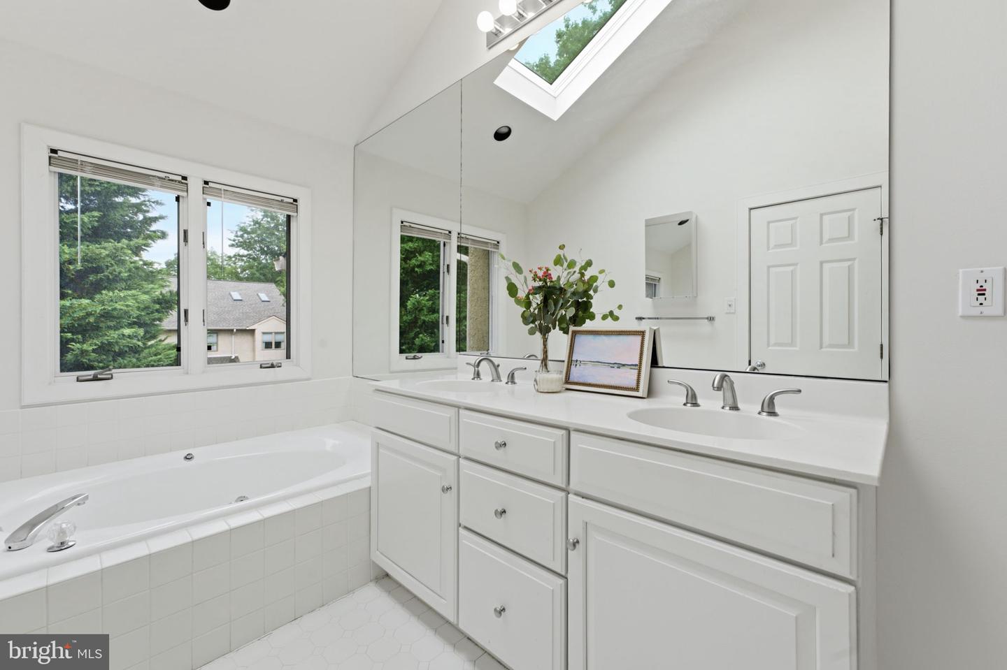 30 Greythorne Woods Cir Property Photo 26