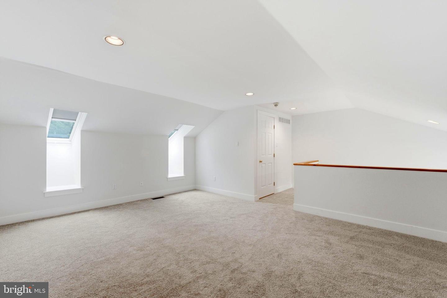 30 Greythorne Woods Cir Property Photo 34