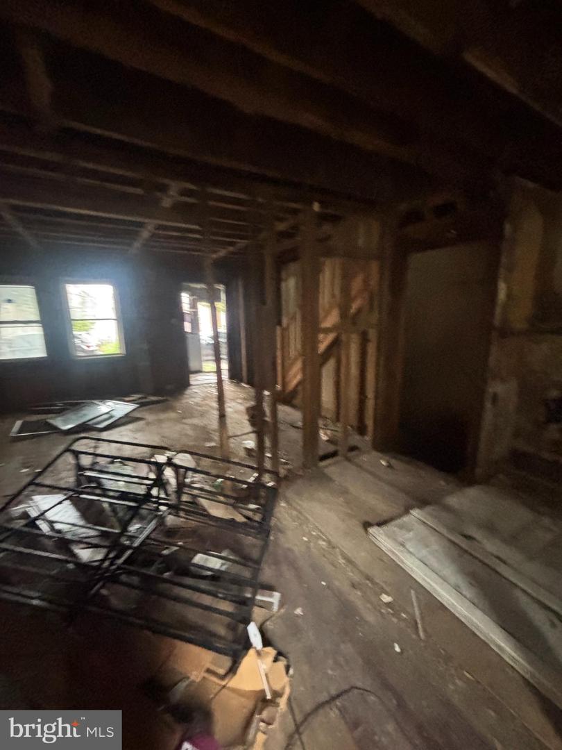 1312 Terrill St Property Photo 8