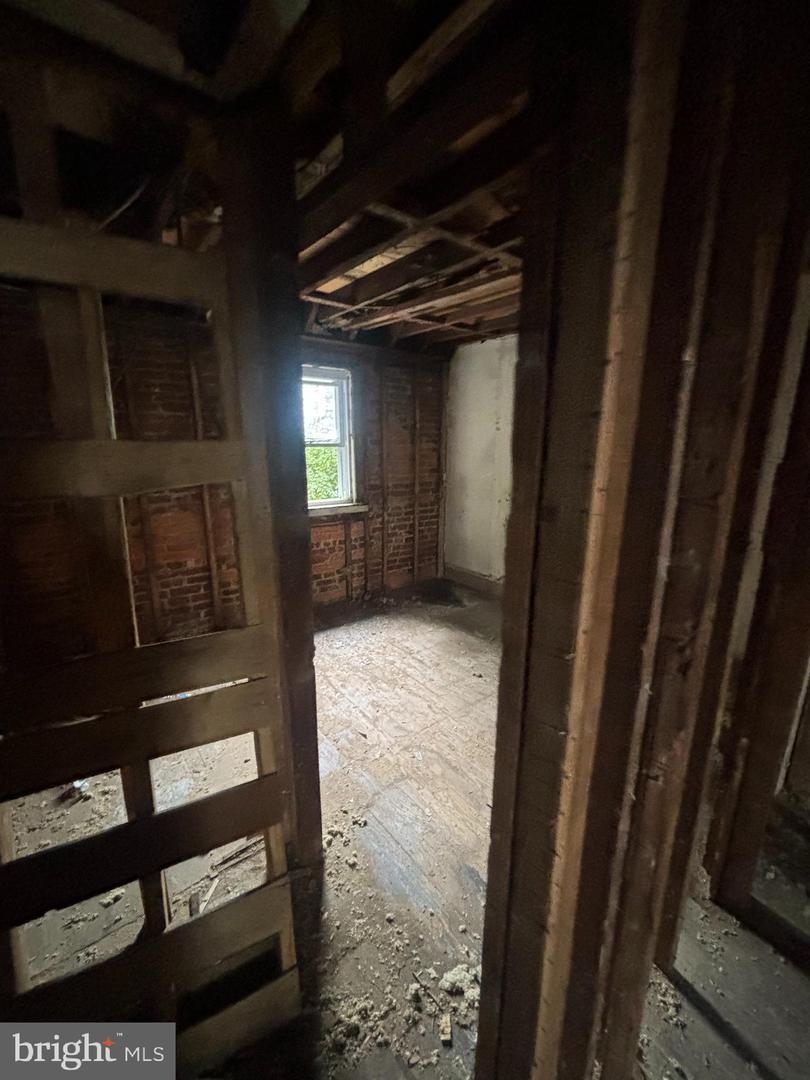 1312 Terrill St Property Photo 13