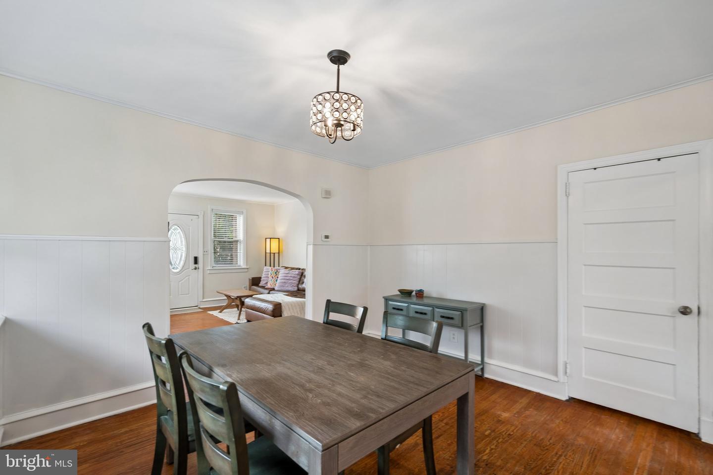 251 W Essex Ave Property Photo 6