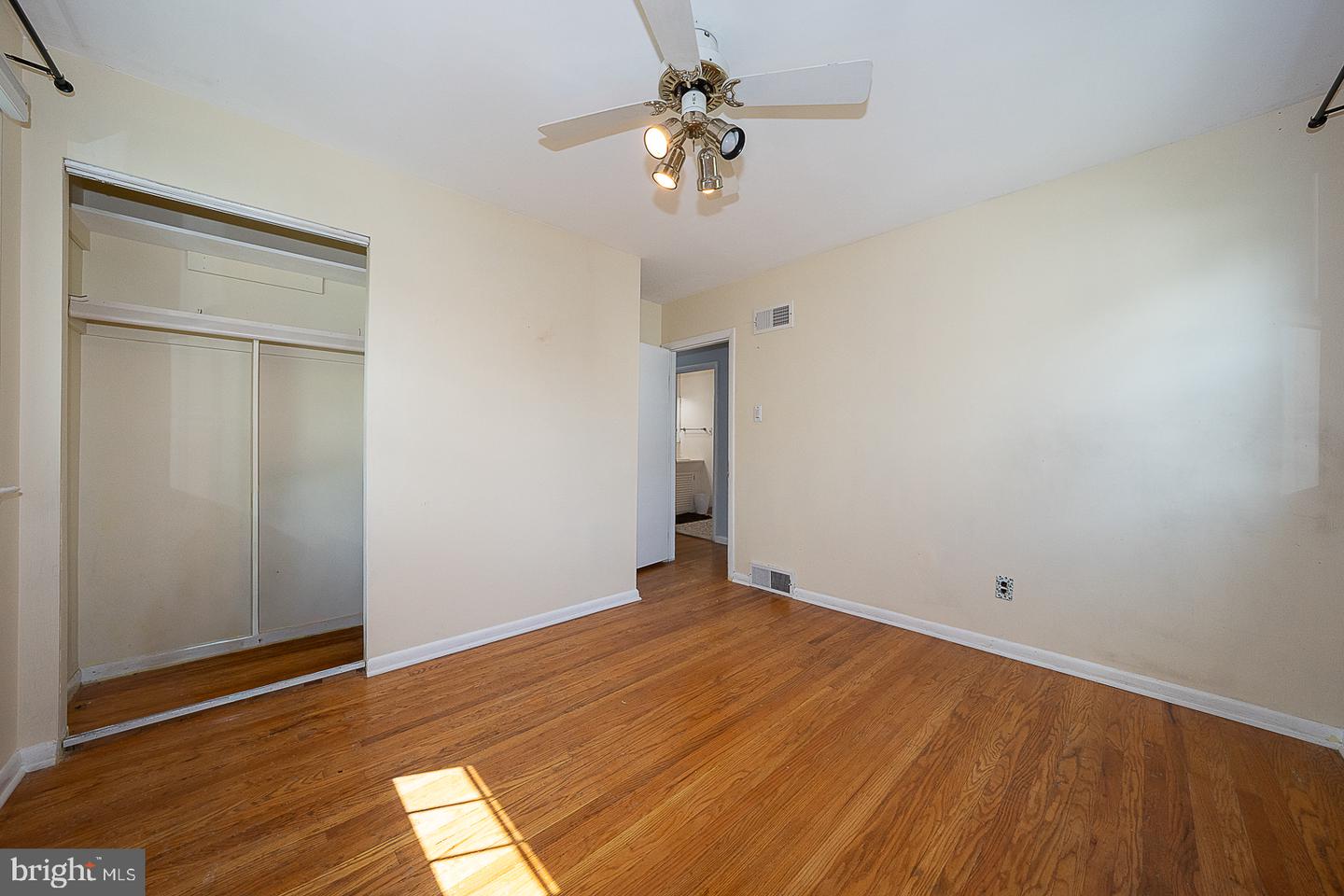 623 N Morton Ave Property Photo 21