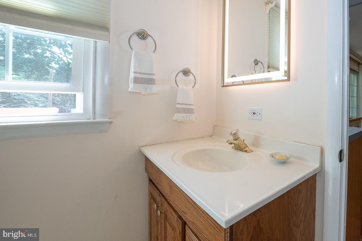 623 N Morton Ave Property Photo 38