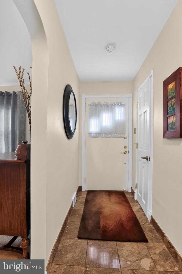 3554-3556 Woodcrest Ave Property Photo 7