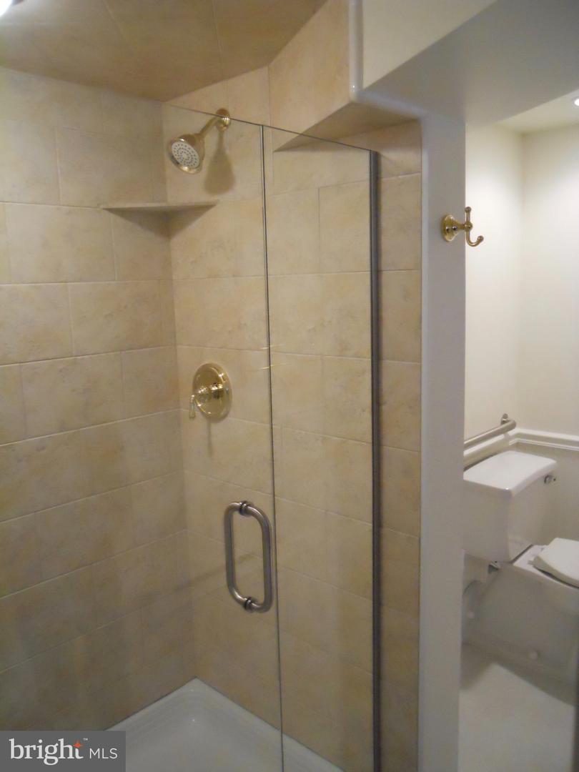3554-3556 Woodcrest Ave Property Photo 60