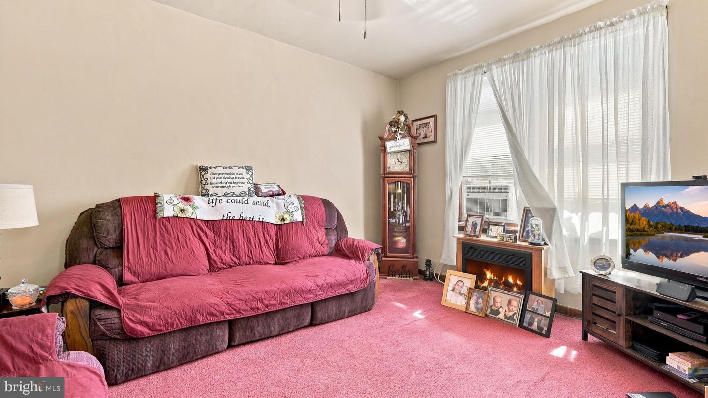 1 Chestnut St Property Photo 7