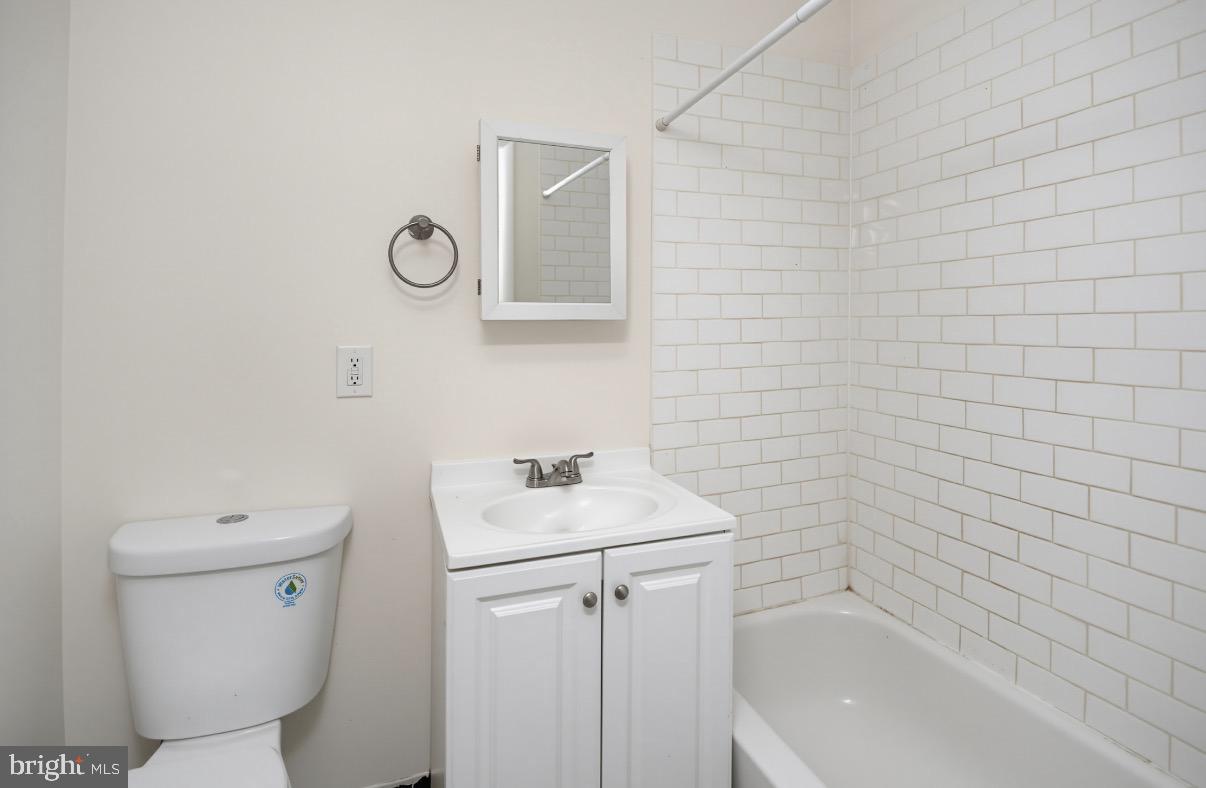 417-419 Main St Property Photo 4