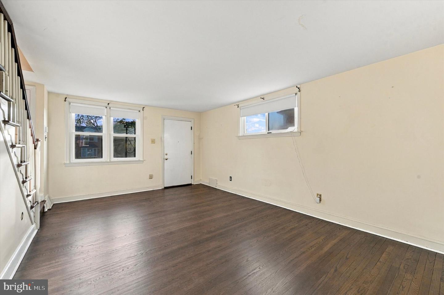 807 Hampshire Rd Property Photo 5