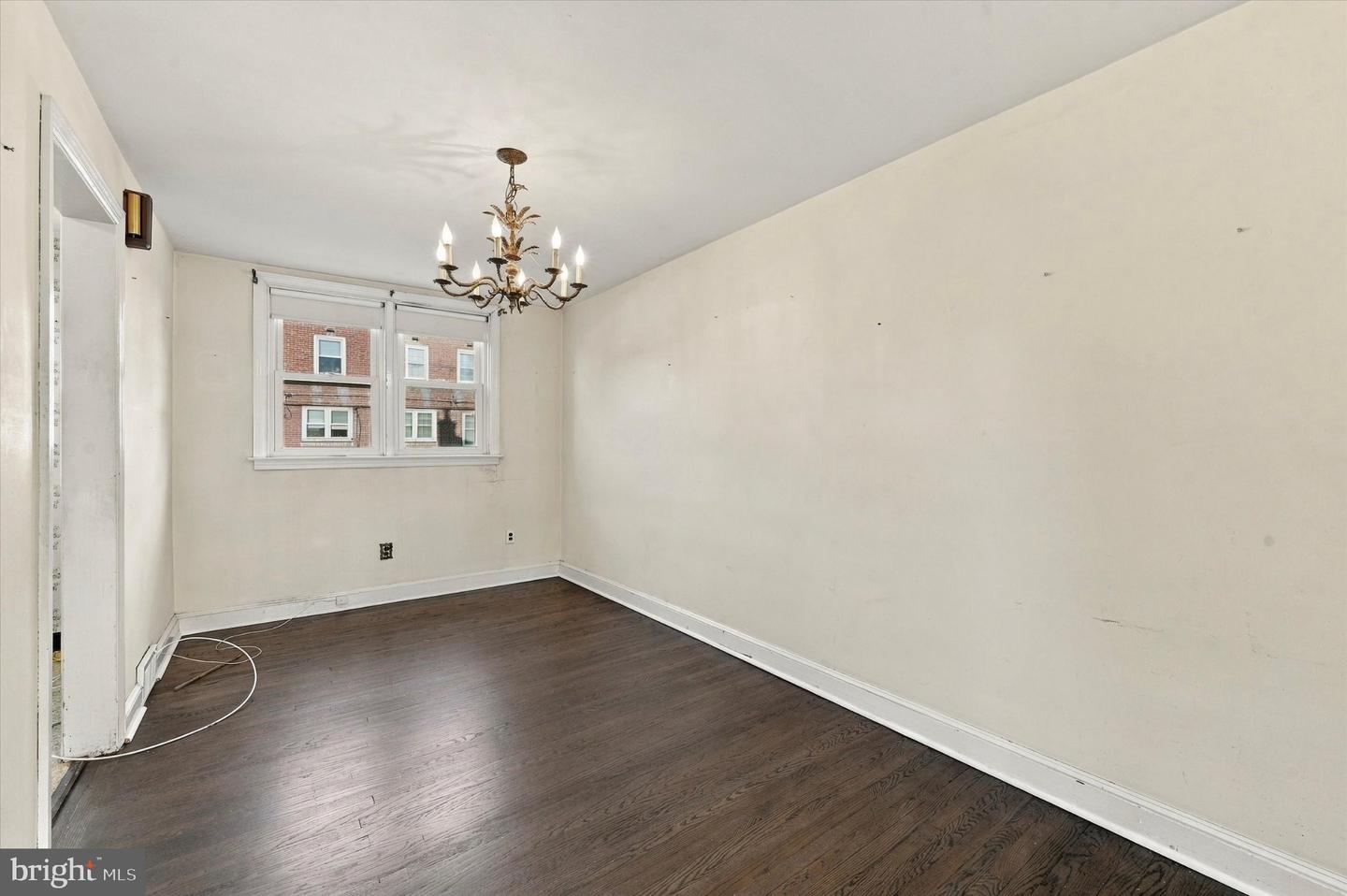 807 Hampshire Rd Property Photo 6
