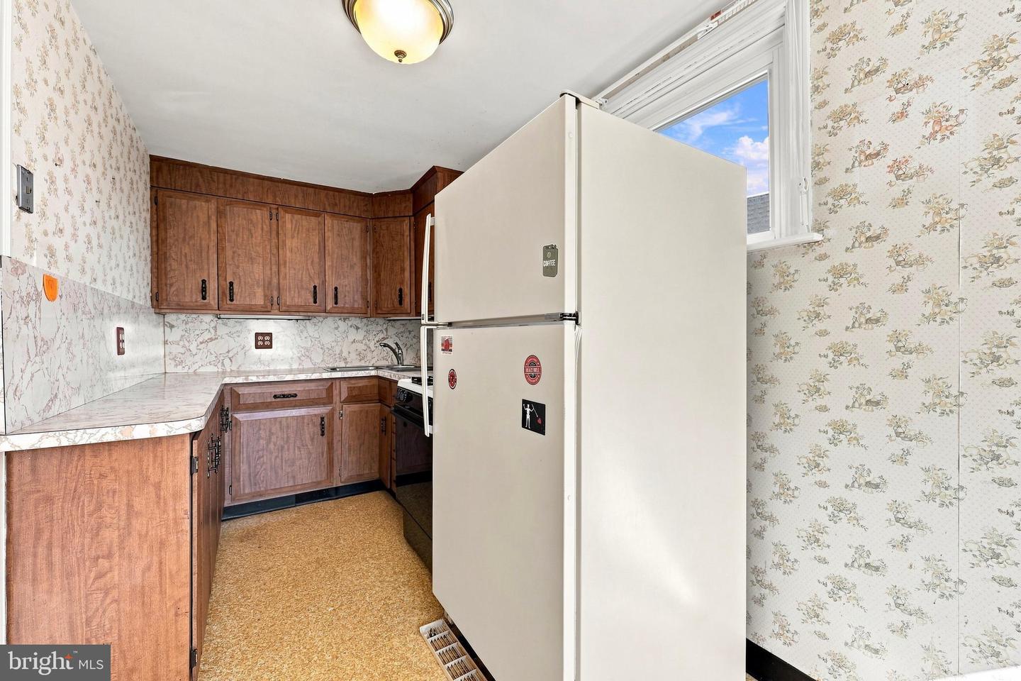 807 Hampshire Rd Property Photo 9