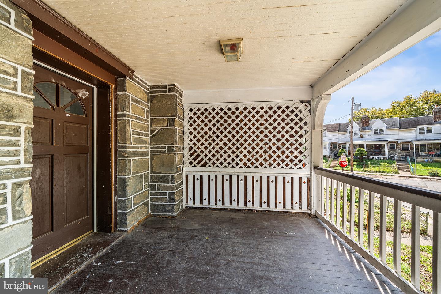 435 Croyden Rd Property Photo 4
