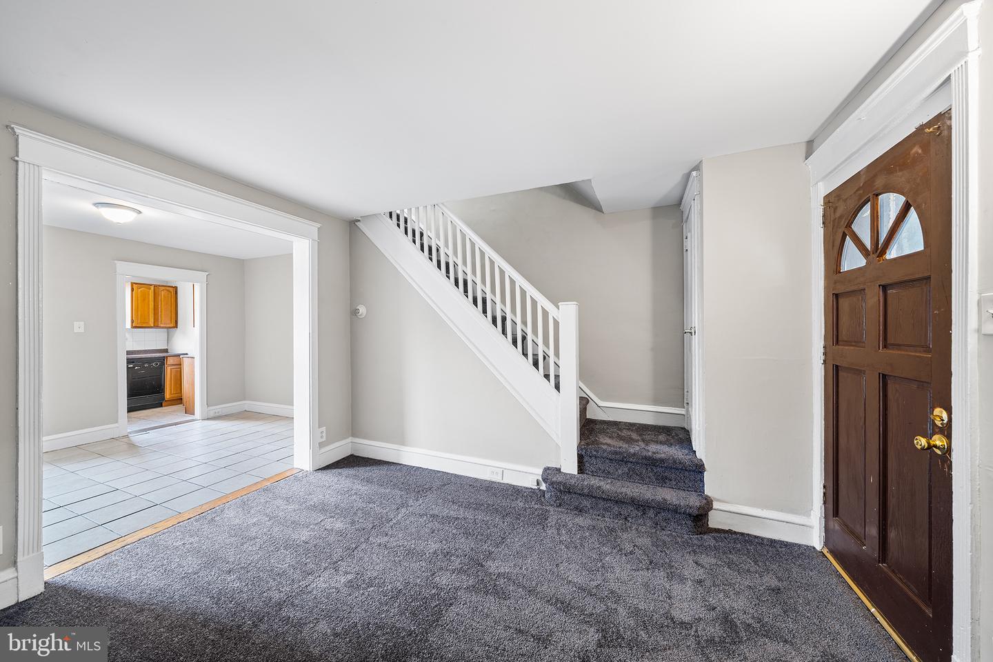 435 Croyden Rd Property Photo 7