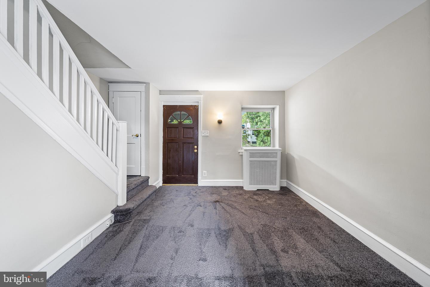 435 Croyden Rd Property Photo 8