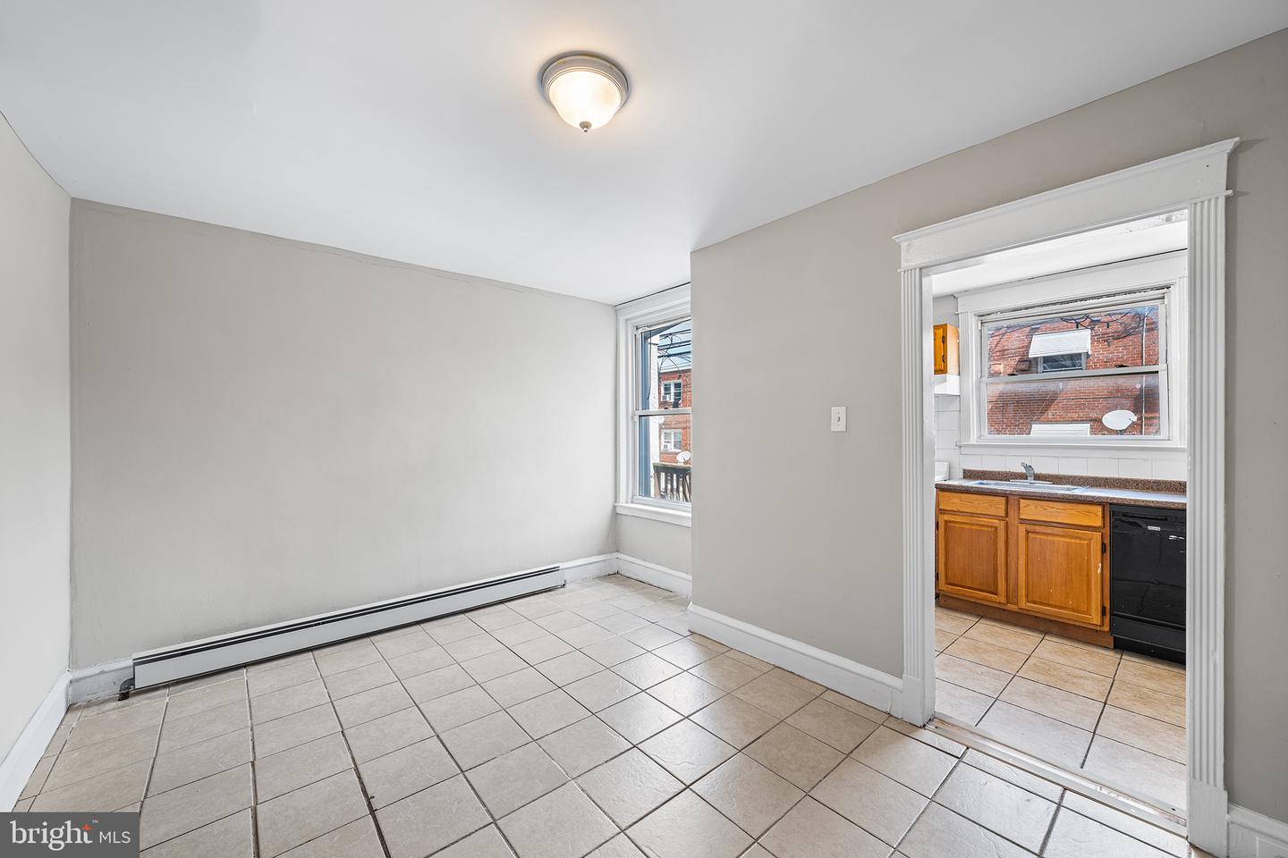 435 Croyden Rd Property Photo 10