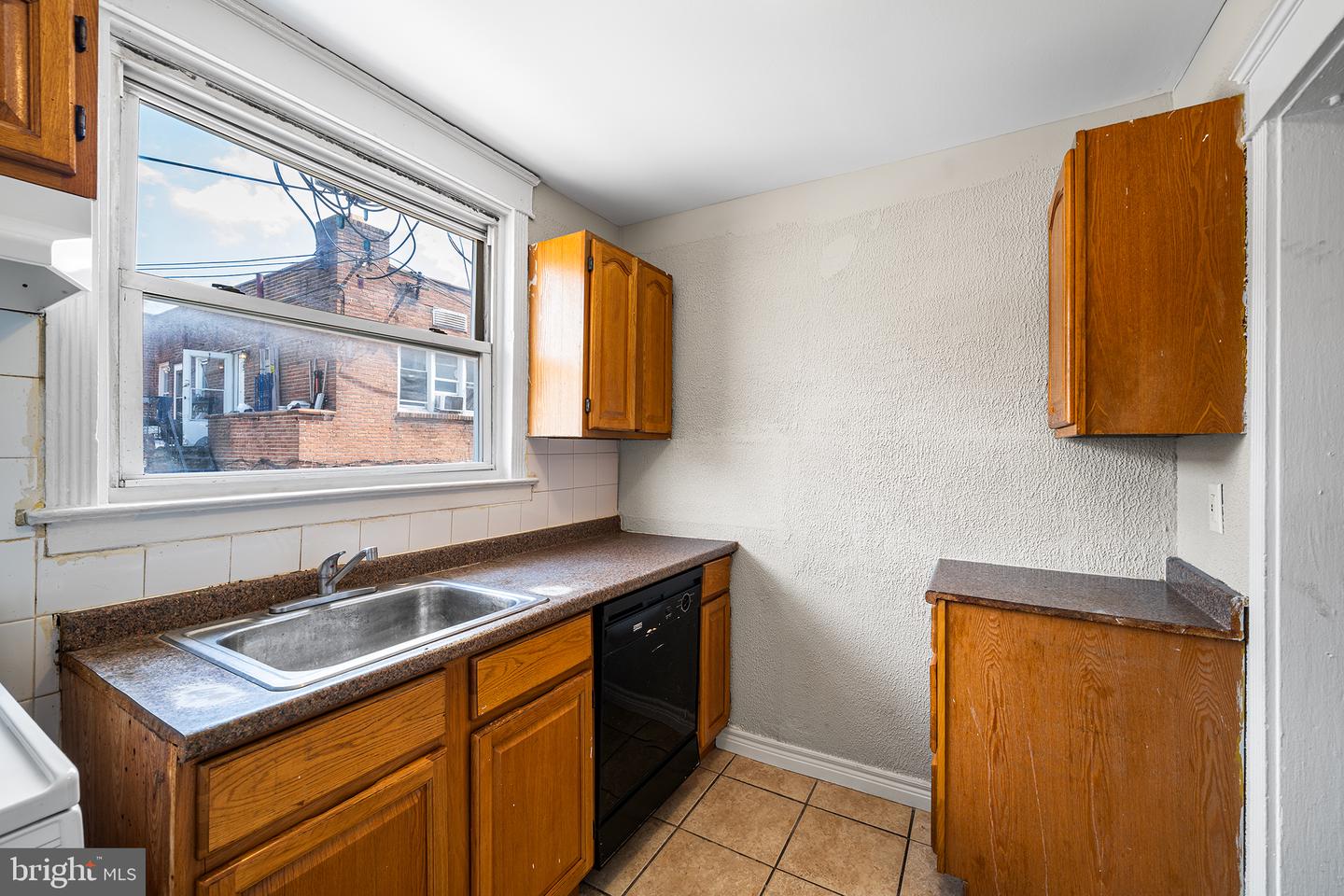 435 Croyden Rd Property Photo 14
