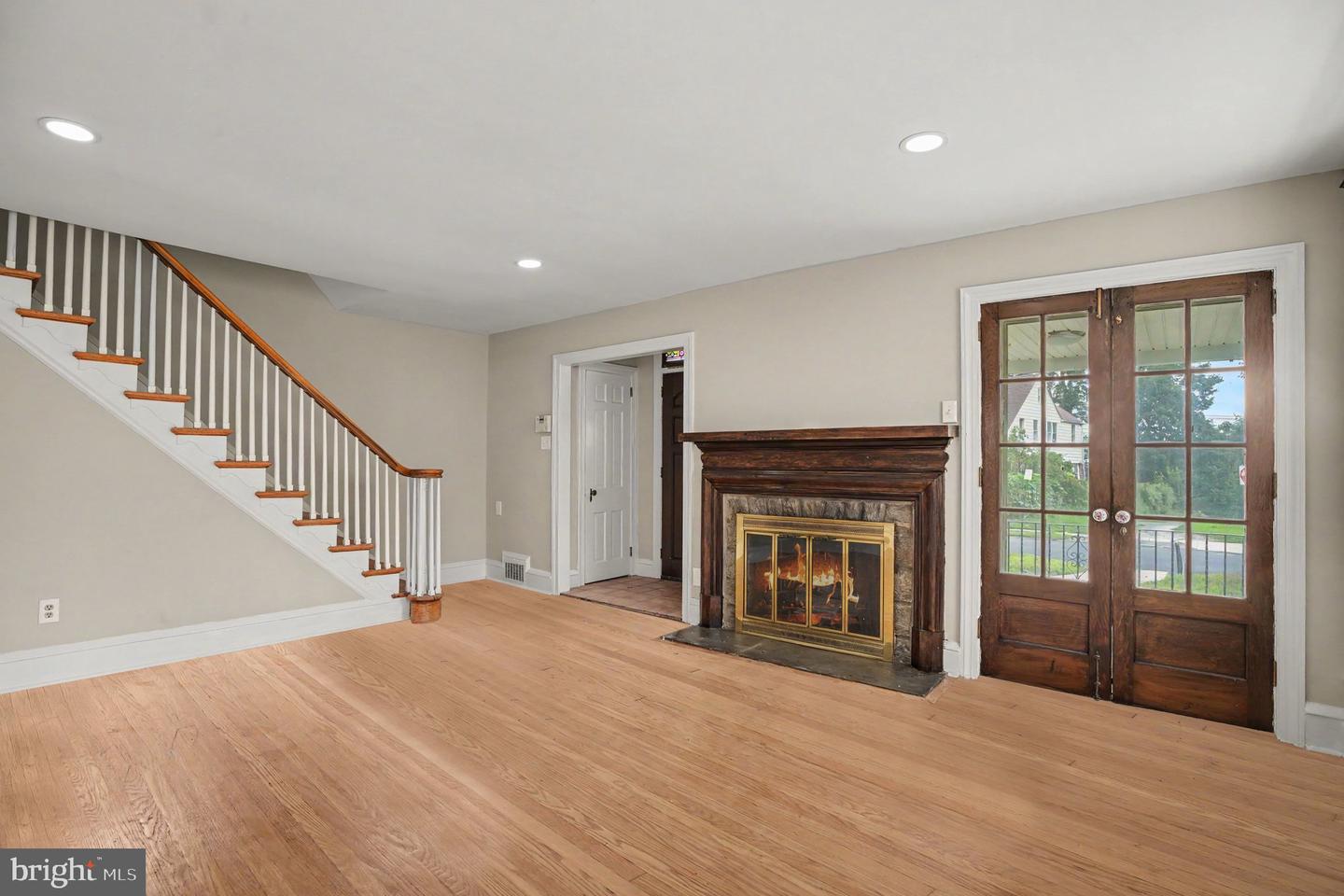 407 Beverly Blvd Property Photo 4