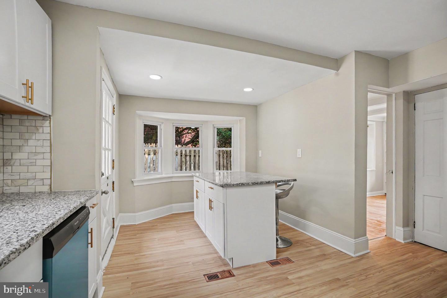 407 Beverly Blvd Property Photo 10